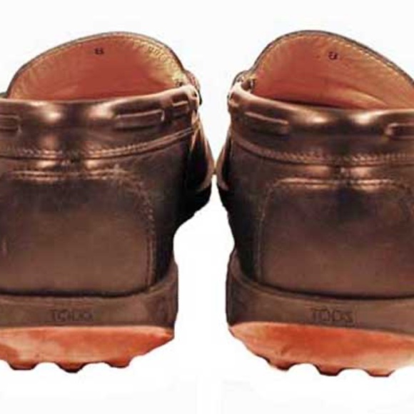 TODS TASSEL LOAFERS, BLACK CALF LEATHER, Sz 8B, HEEL 1 inch, MADE ITALY, KNOBBY - Picture 2 of 8
